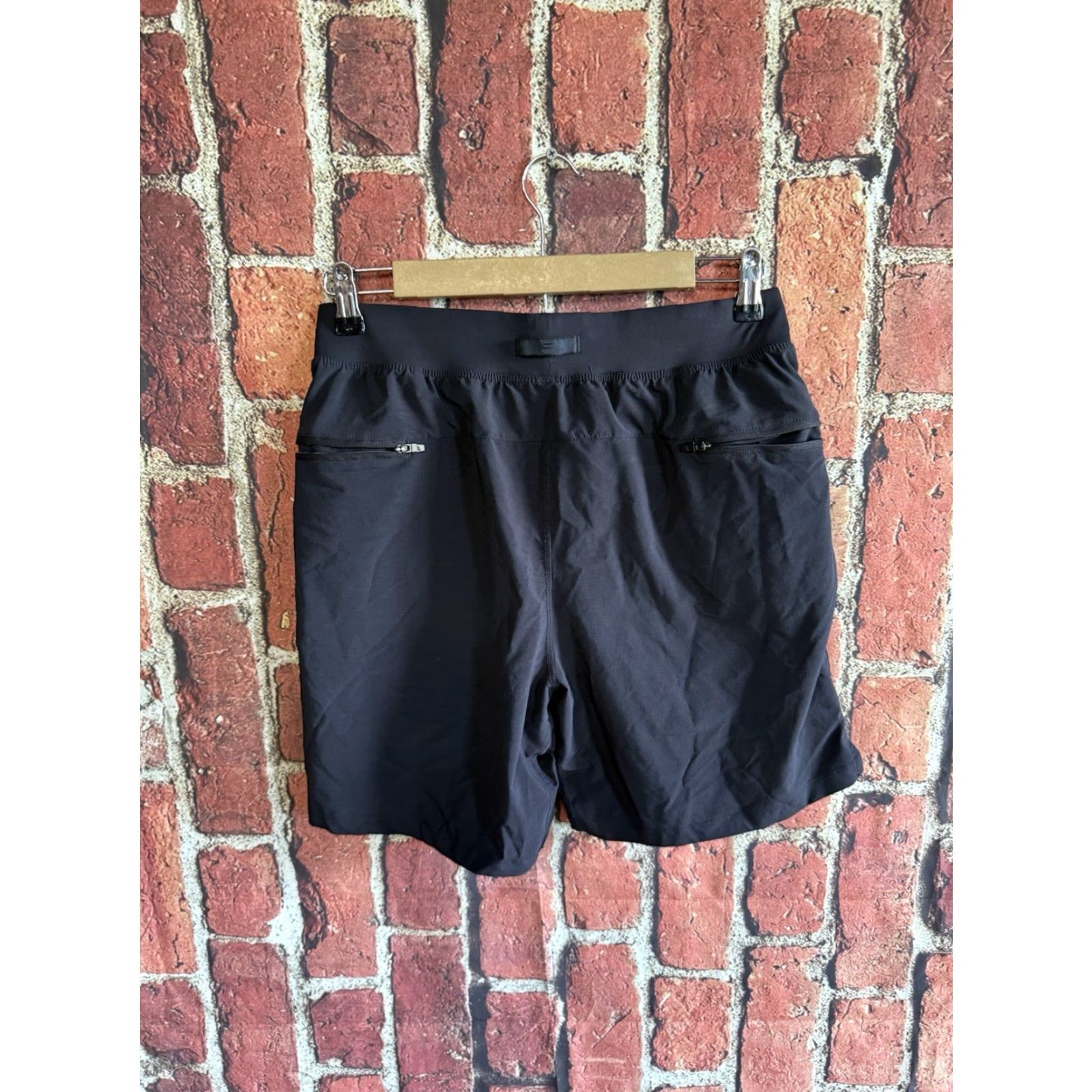 Fabletics Fabletics Athletic Shorts Mens Black Size Medium Size US 31 - 2 Thumbnail