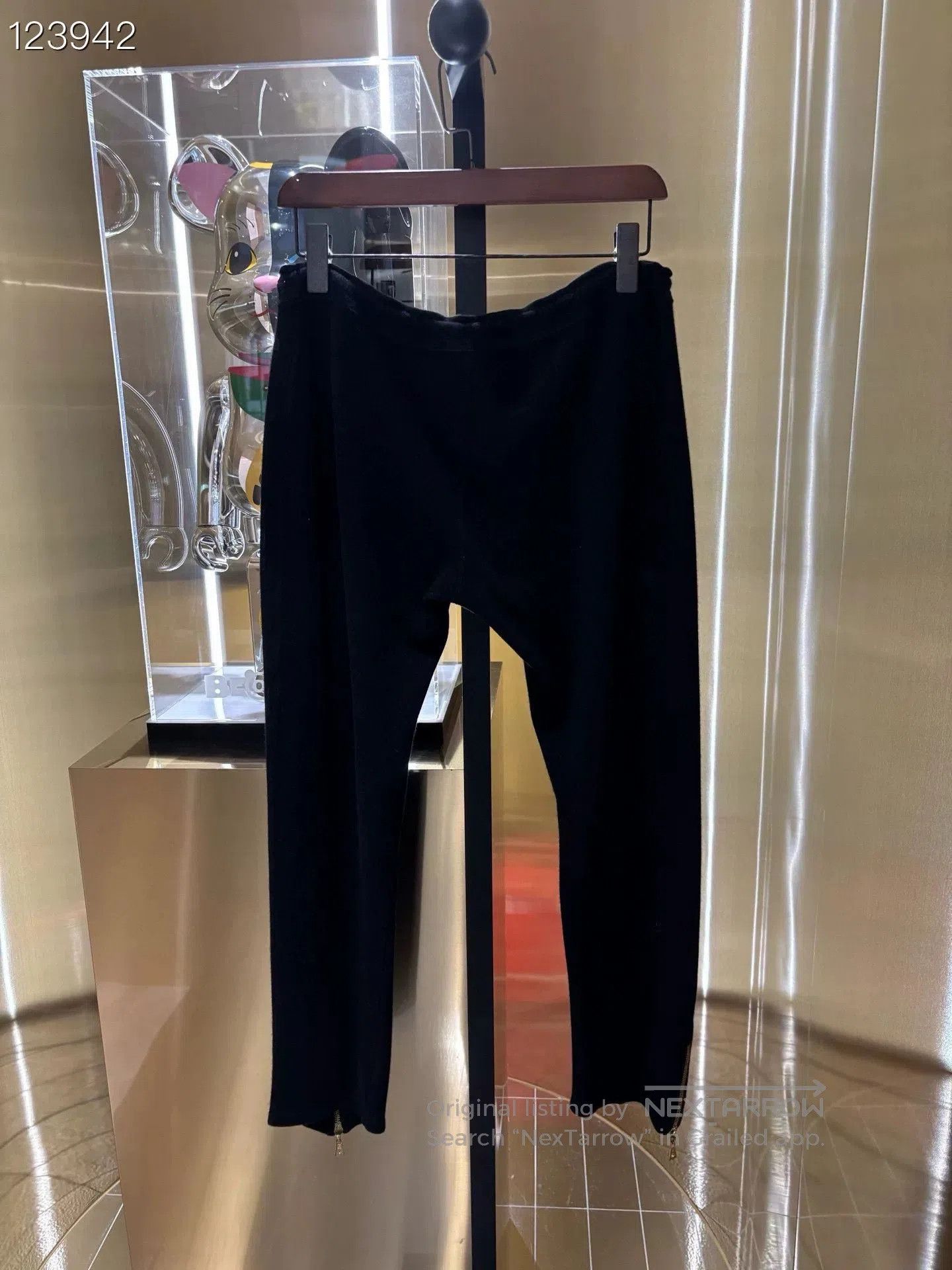 Louis Vuitton Louis Vuitton Black Cashmere Casual Pants. Size US 30 / EU 46 - 2 Thumbnail