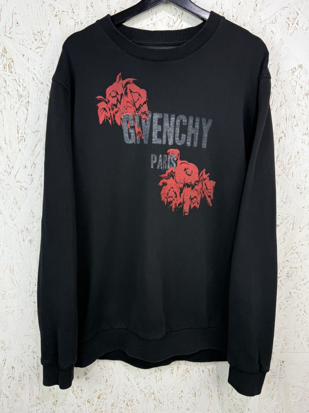 Givenchy Givenchy Inscription Logo And Roses Sweatshirt Black XL Size US XL / EU 56 / 4 - 1 Thumbnail