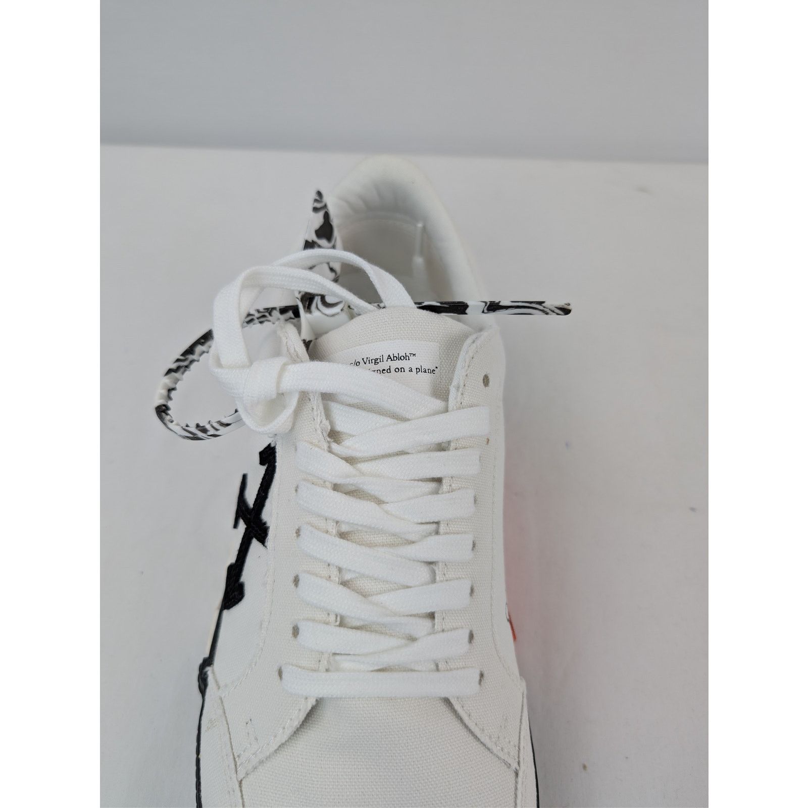 Off-White o1rshd1 Low Vulcanized Canvas Sneakers in White / Black Size US 12 / EU 45 - 14 Thumbnail