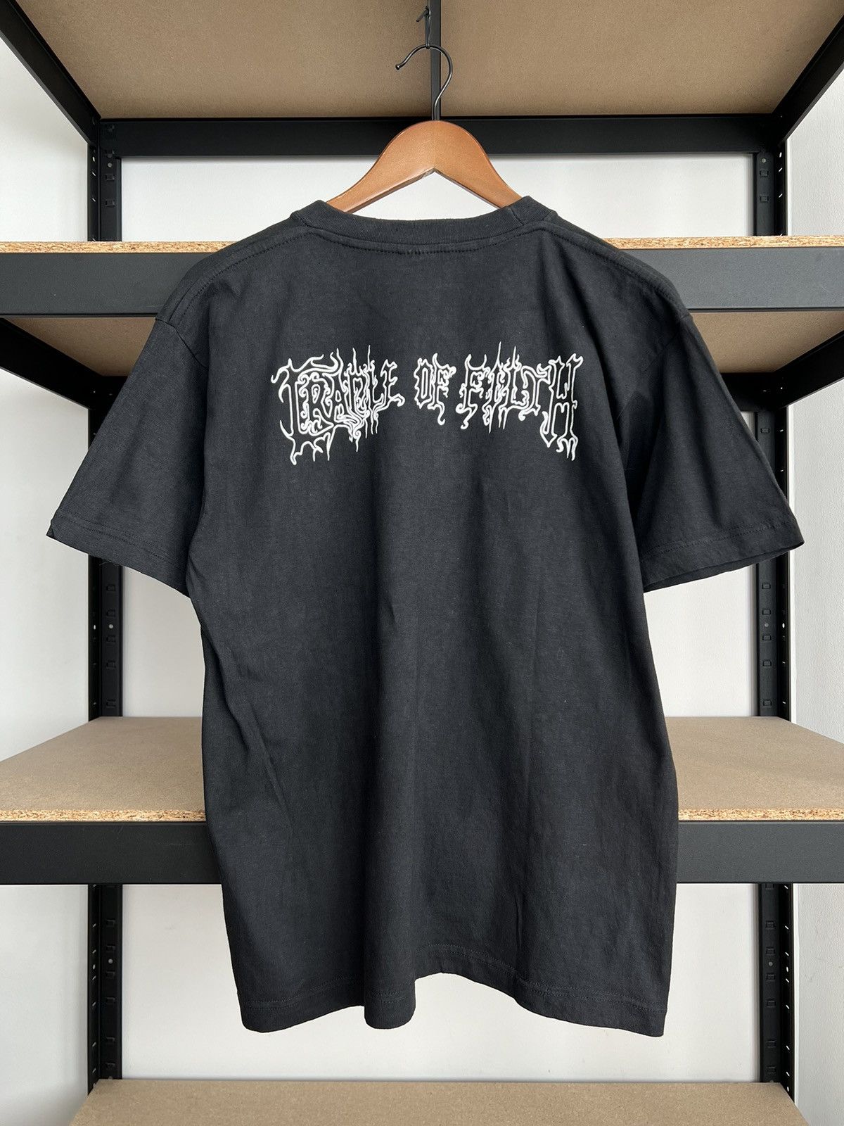 Band Tees Vintage 90s Cradle of Filth Fogs Kiss Artwork by Luis Royo Size US XL / EU 56 / 4 - 2 Thumbnail