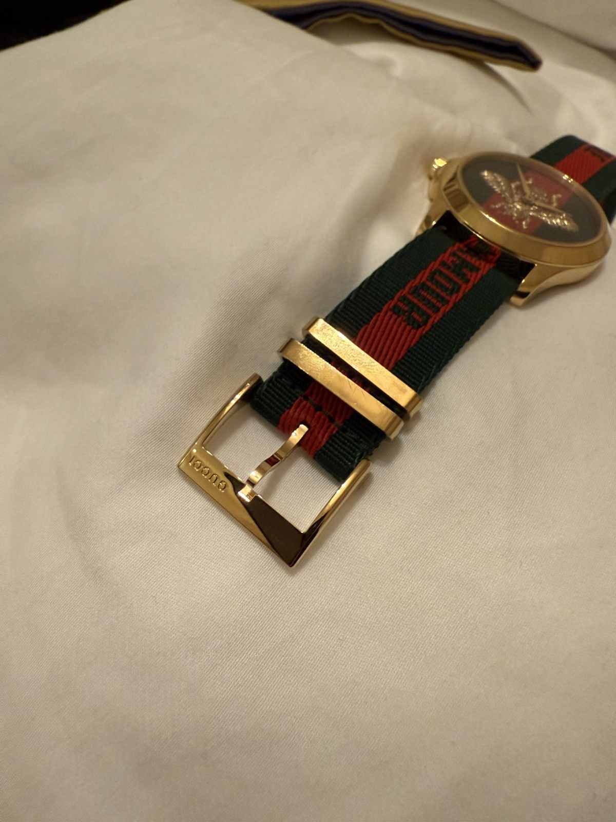 Gucci Gucci G-Timeless Red & Green Gold Bee Watch Size ONE SIZE - 7 Thumbnail