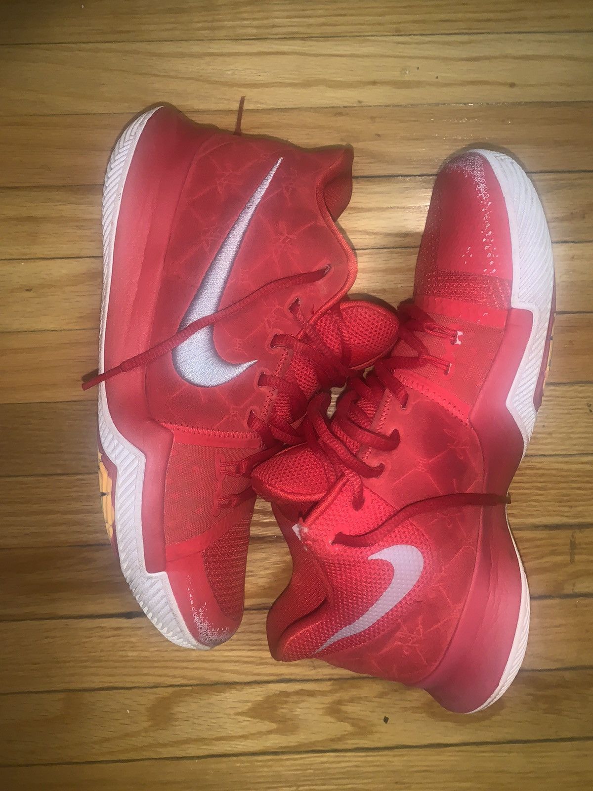 Nike Kyrie 3 University Red Size US 8 / EU 41 - 1 Thumbnail