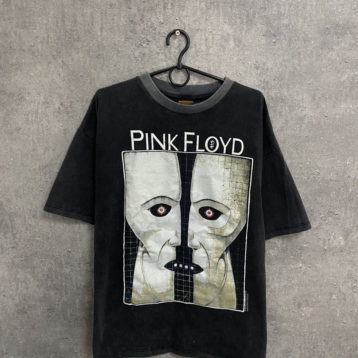 Band Tees Vintage Pink Floyd 1994 T-Shirt Division Bell Europe Size US L / EU 52-54 / 3 - 3 Thumbnail