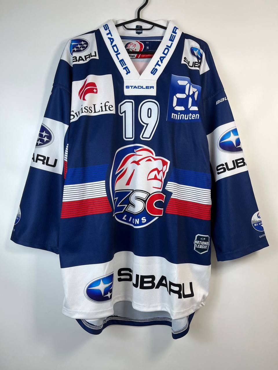 Gear for Sports ZSC Lions Zurich 2015 2016 Ice Hockey Jersey Ochsner Size M Size US M / EU 48-50 / 2 - 1 Thumbnail