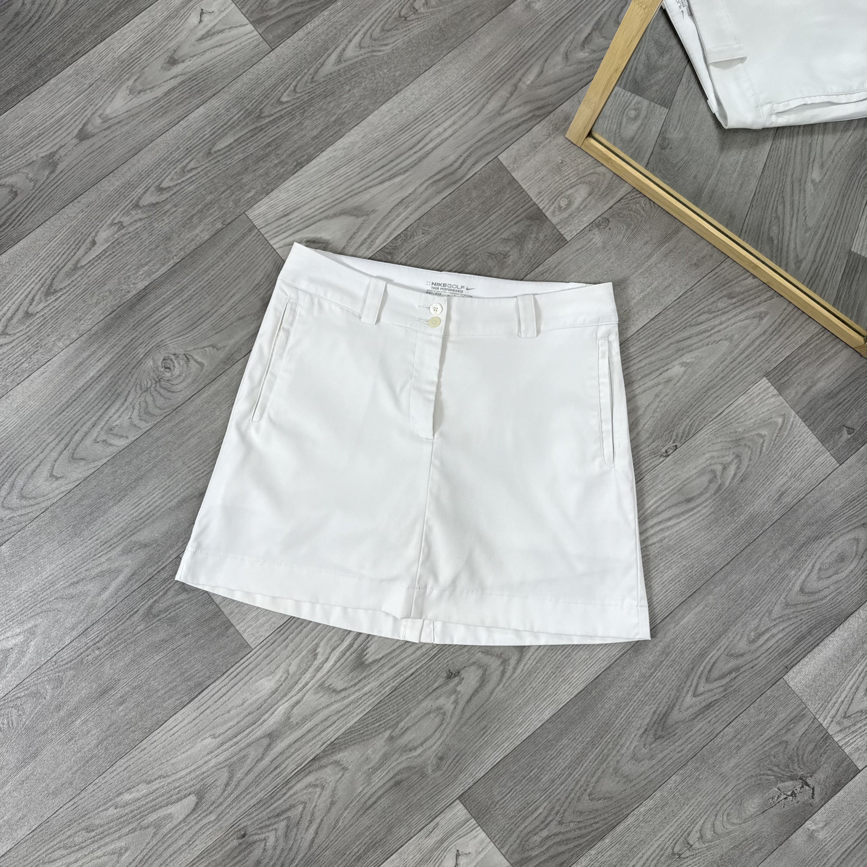 Nike Vintage Nike 90s White Tennis Golf Old Money Midi Skirt Size 28" / US 6 / IT 42 - 1 Thumbnail