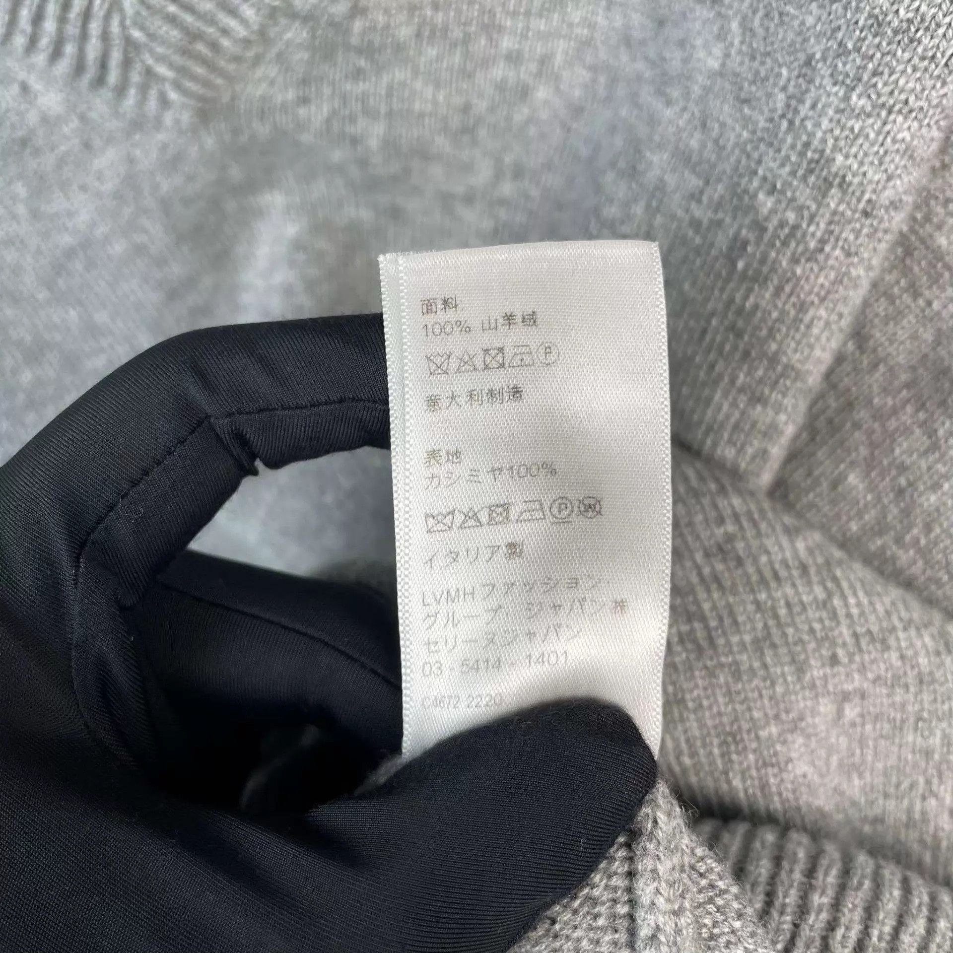Celine Celine V-neck Pullover Knit Sweater S 97 New Size S / US 4 / IT 40 - 6 Thumbnail
