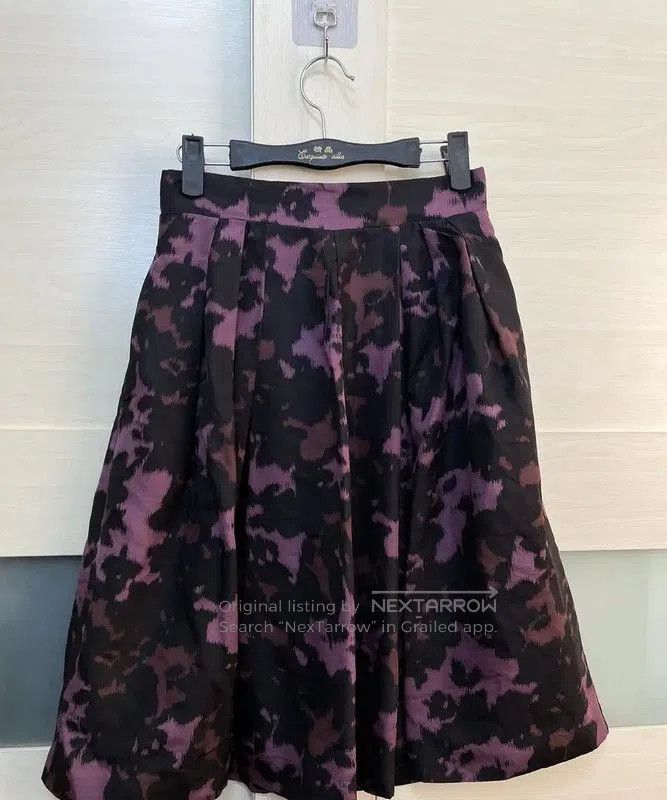 Burberry Burberry Black Camouflage Midi Skirt. Size 23" - 1 Thumbnail