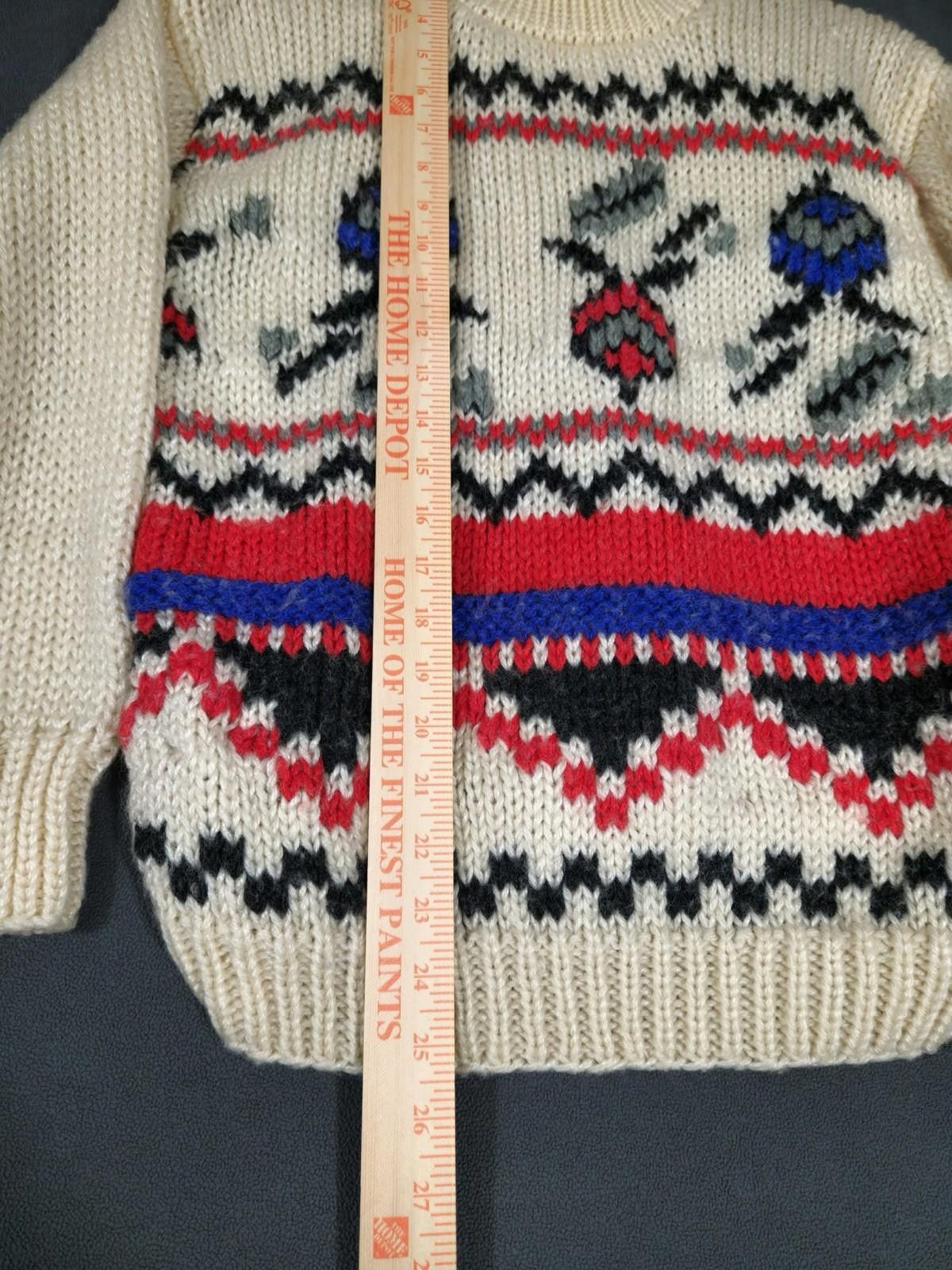 The Unbranded Brand Vintage Petites, Hand Knit Sweater (Women’s Petite) Size M / US 6-8 / IT 42-44 - 4 Thumbnail