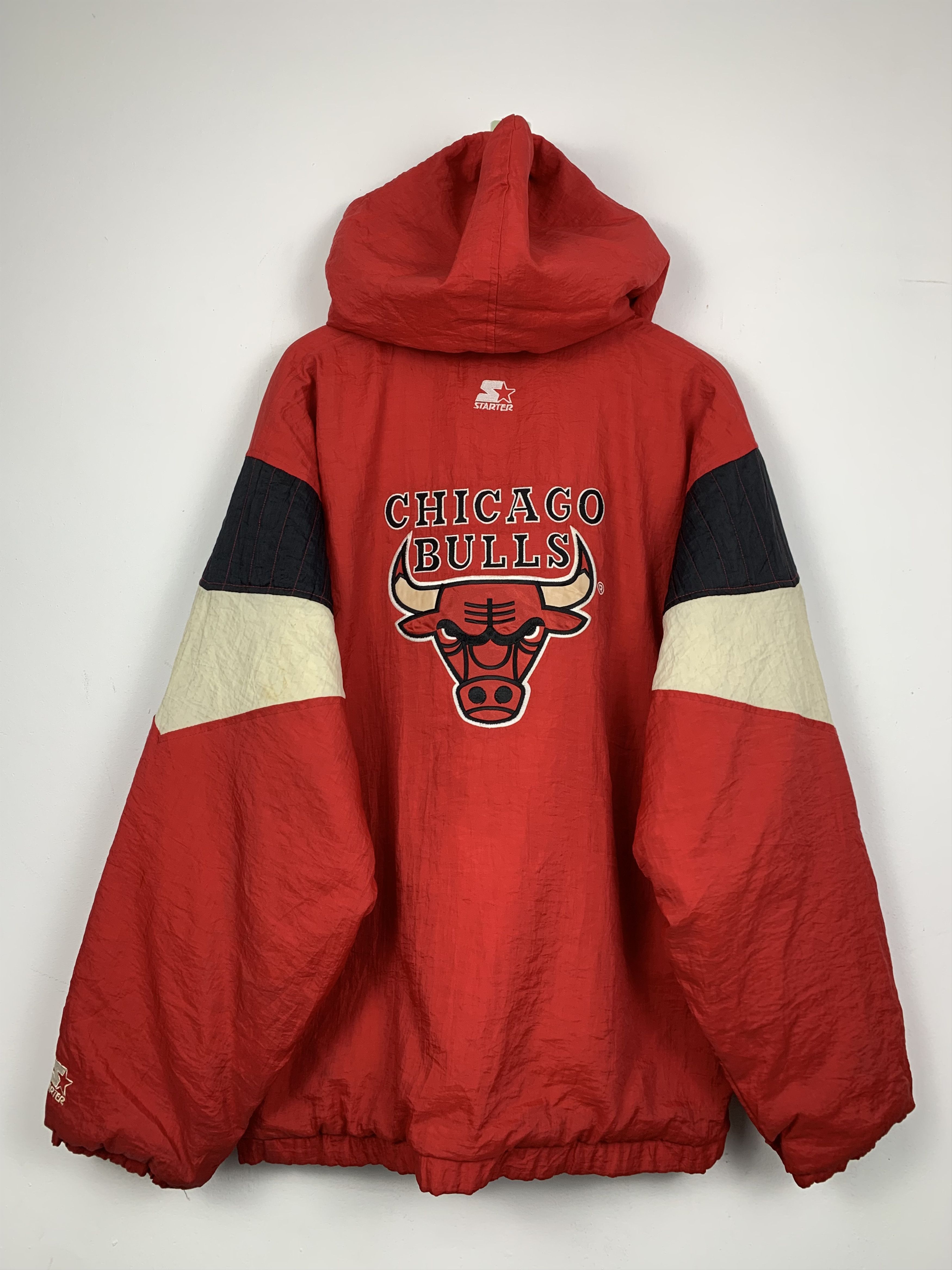 NBA × Starter × Vintage Vintage 90s Chicago Bulls Starter Hoodie Bomber Jacket J1362 Size US L / EU 52-54 / 3 - 1 Thumbnail