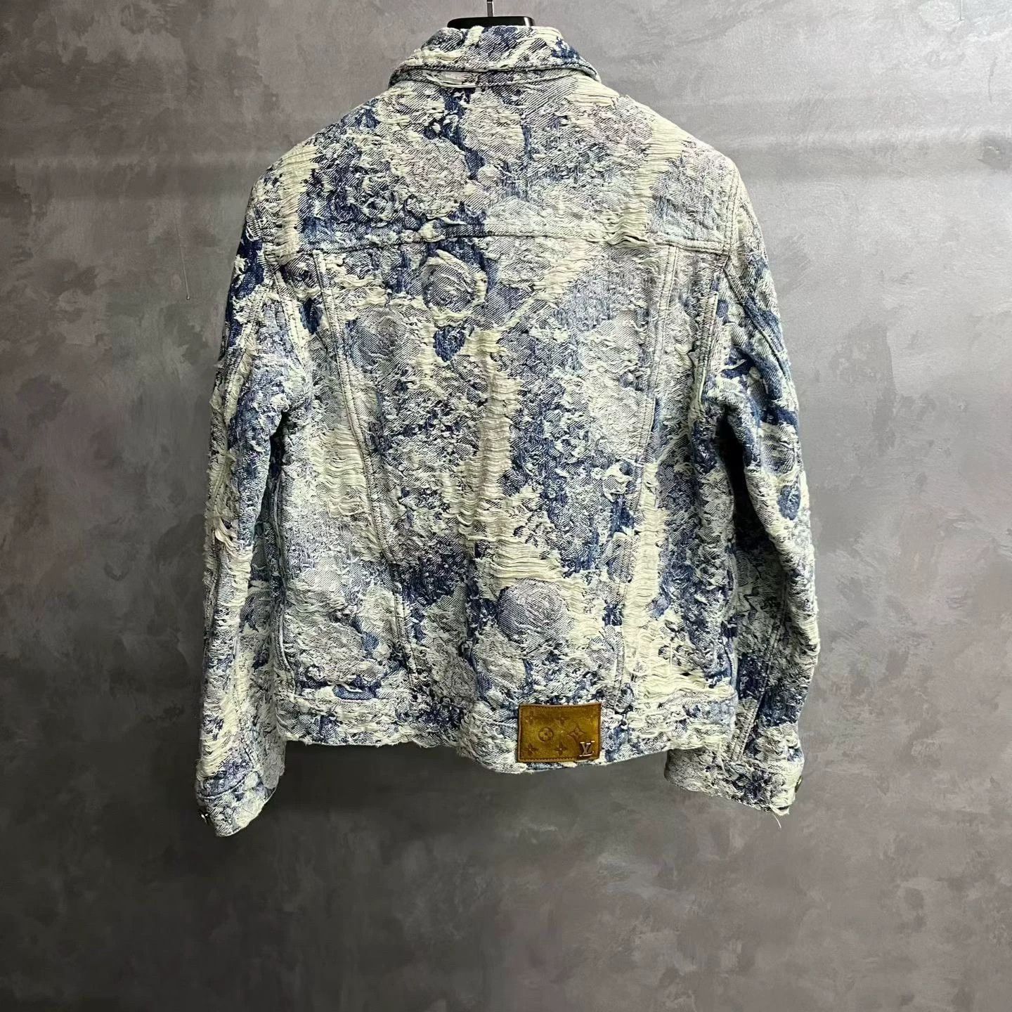 Louis Vuitton louis vuitton blue floral print denim jacket Size US L / EU 52-54 / 3 - 6 Thumbnail