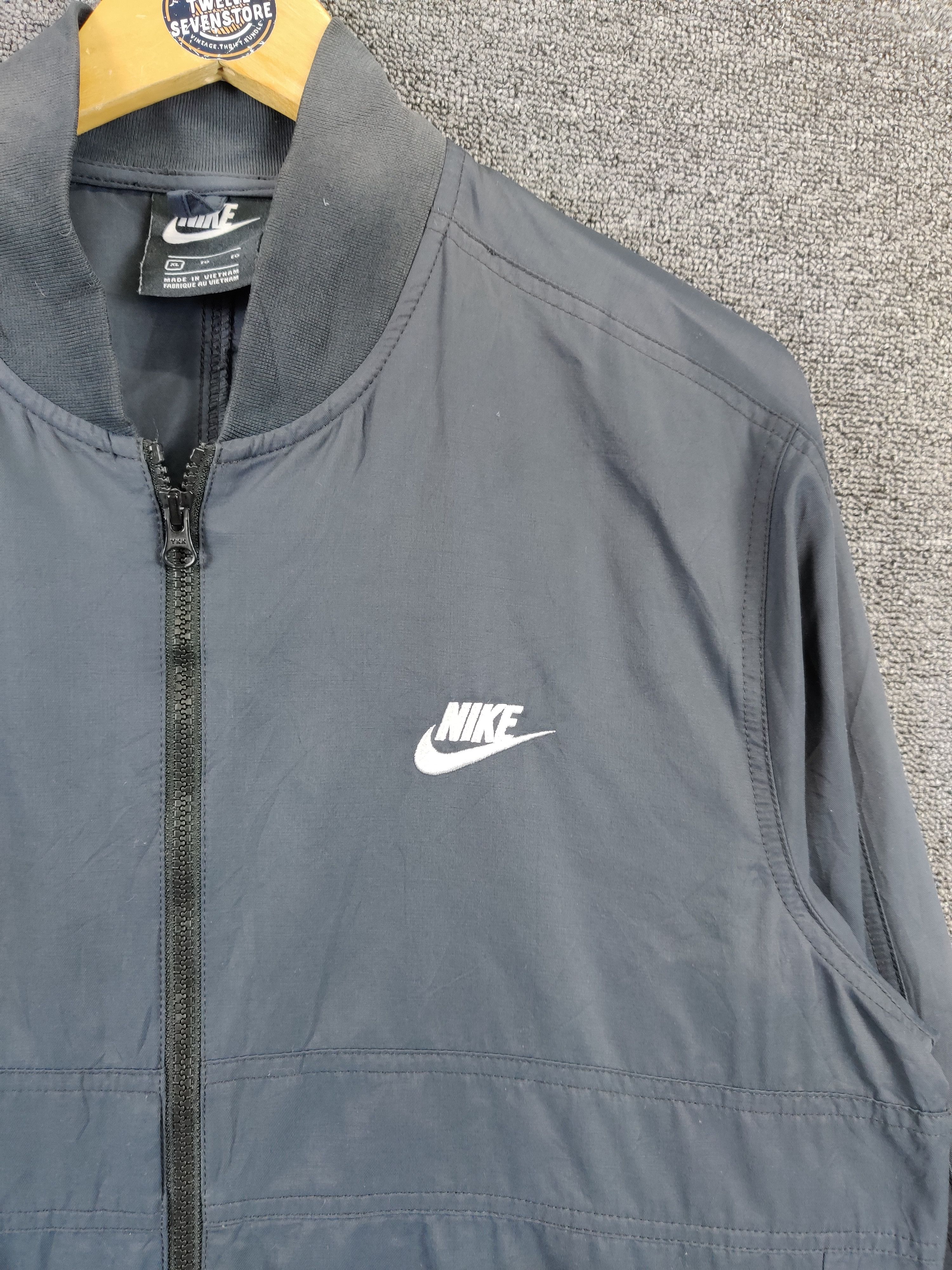 Nike Vintage Nike Zipper Light Jacket Size US XL / EU 56 / 4 - 7 Thumbnail