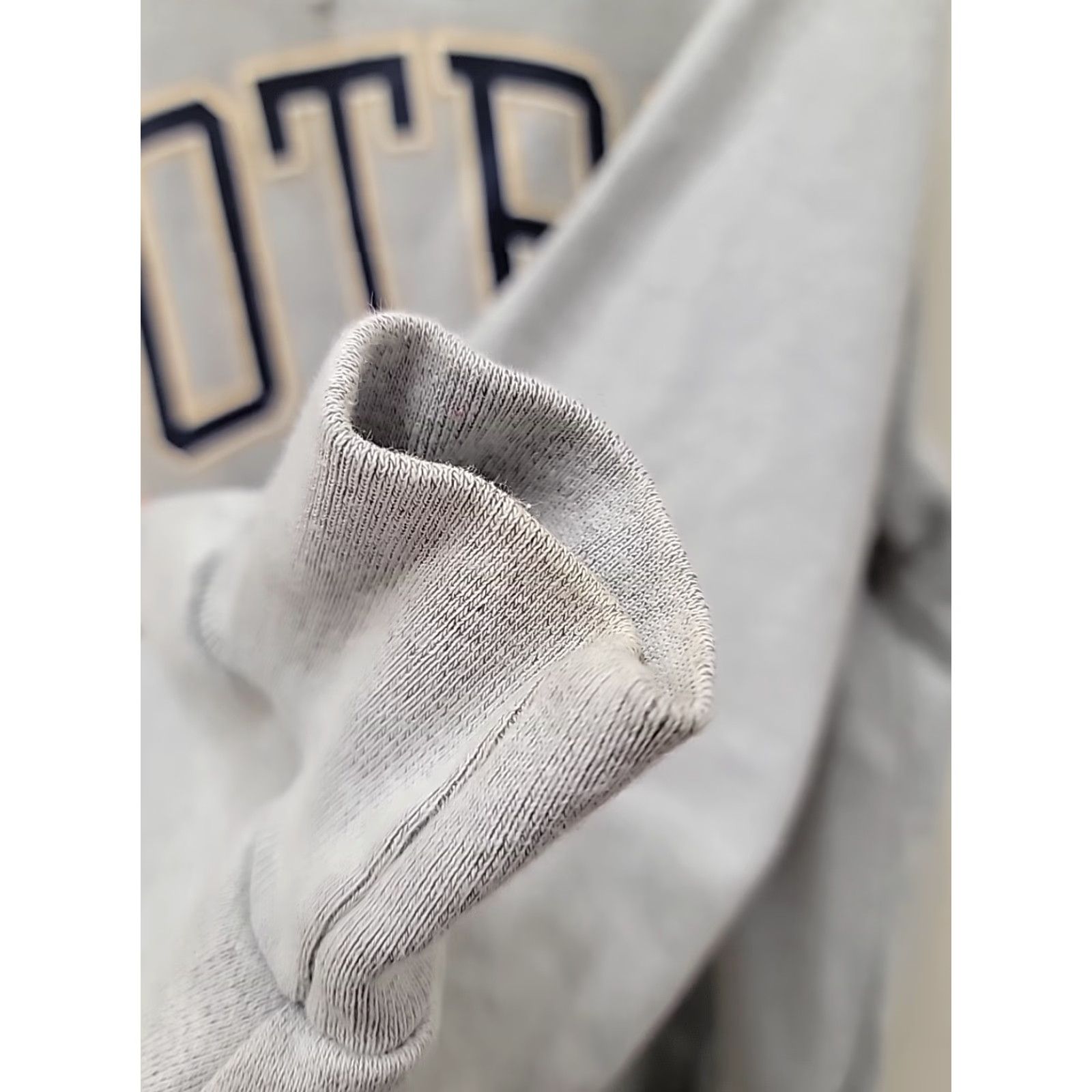 Vintage VINTAGE Galt Sand Notre Dame Fighting Irish Gray Mens Size L Sweatshirt Size US L / EU 52-54 / 3 - 4 Thumbnail