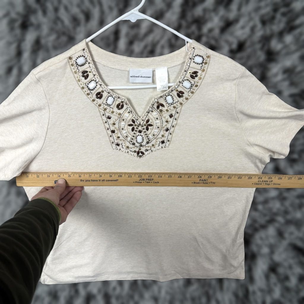 Vintage VINTAGE Alfred Dunner Top Womens L Beige Beaded Neck Embellished Boho Chic Grandmacore Size L / US 10 / IT 46 - 1 Thumbnail
