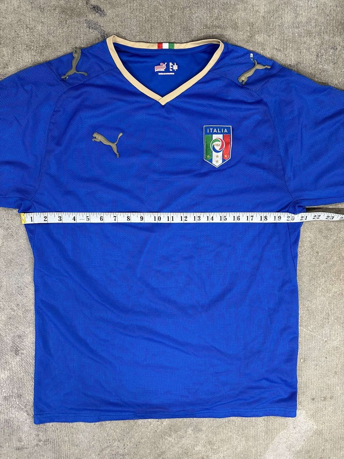 Puma × Vintage Puma 2018 Italy Home Soccer Jersey Kit Maglia World Cup Size US L / EU 52-54 / 3 - 9 Thumbnail