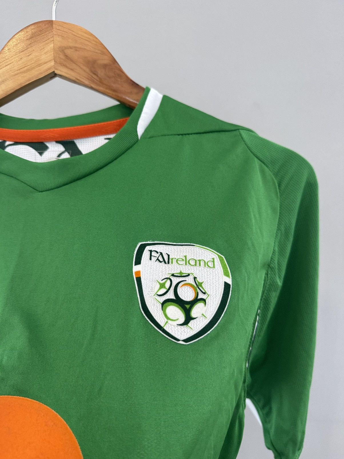 Umbro FA Ireland soccer jersey casual shirt football Size US M / EU 48-50 / 2 - 7 Thumbnail