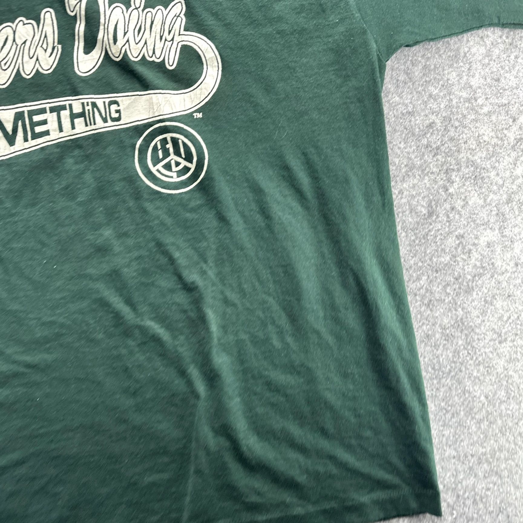 Vintage VINTAGE Sisters Doing Something Shirt Mens 2XL Green 90s Graphic BDS Brothers USA Shirt Mens 2XL Size US XXL / EU 58 / 5 - 6 Thumbnail