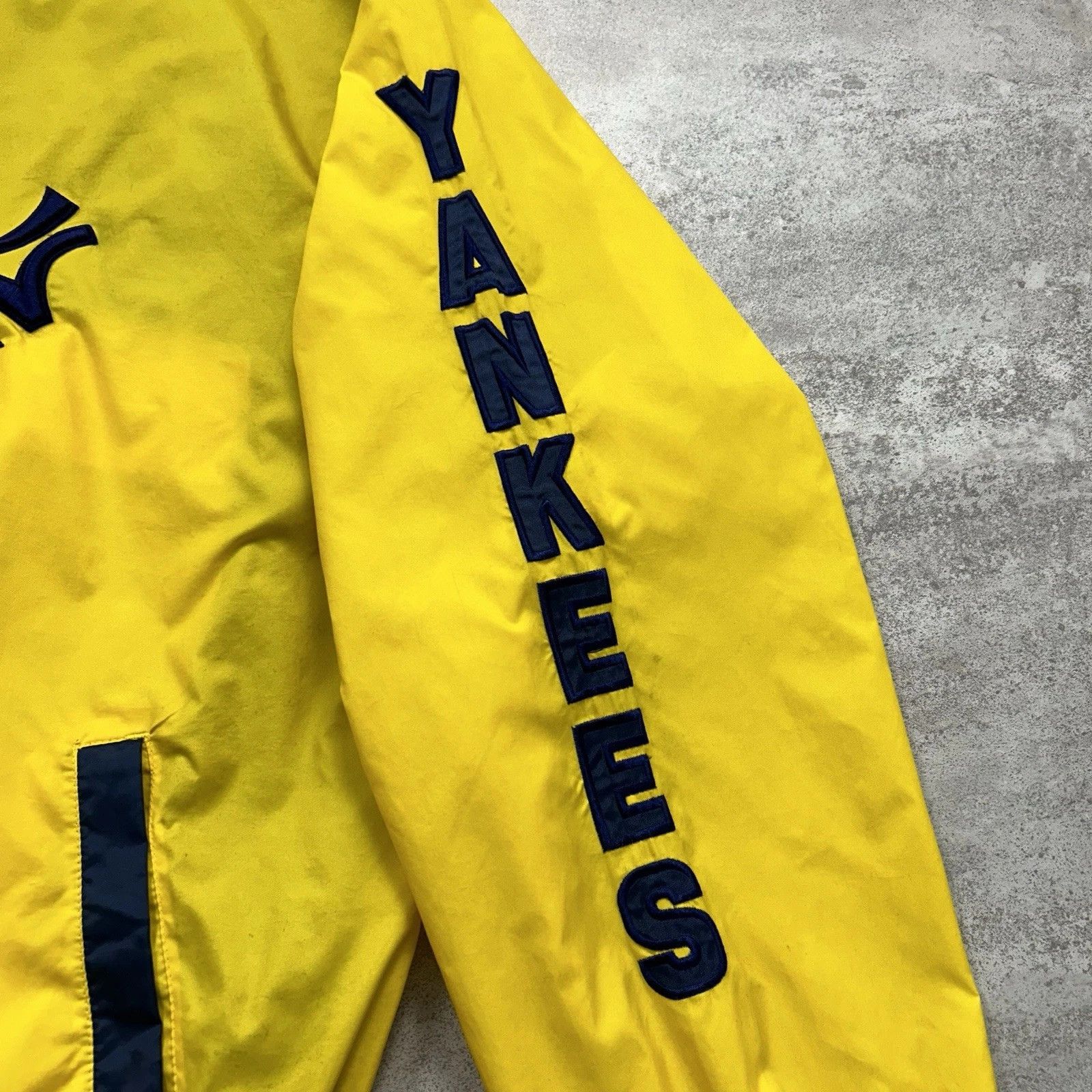 MLB × Vintage NEW YORK YANKEES PRO PLAYER WINDBREAKER JACKET SPELL OUT Size US XL / EU 56 / 4 - 3 Thumbnail