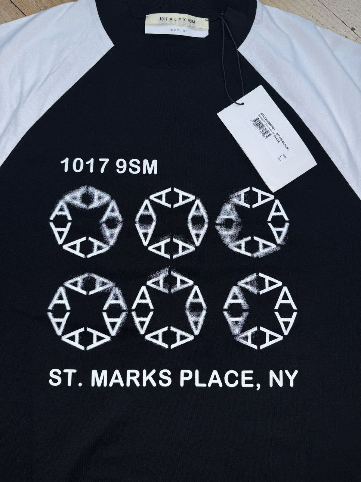 1017 ALYX 9SM 1017 ALYX 9SM OVERSIZED LOGO RAGLAN TEE SS24 Size US L / EU 52-54 / 3 - 2 Thumbnail