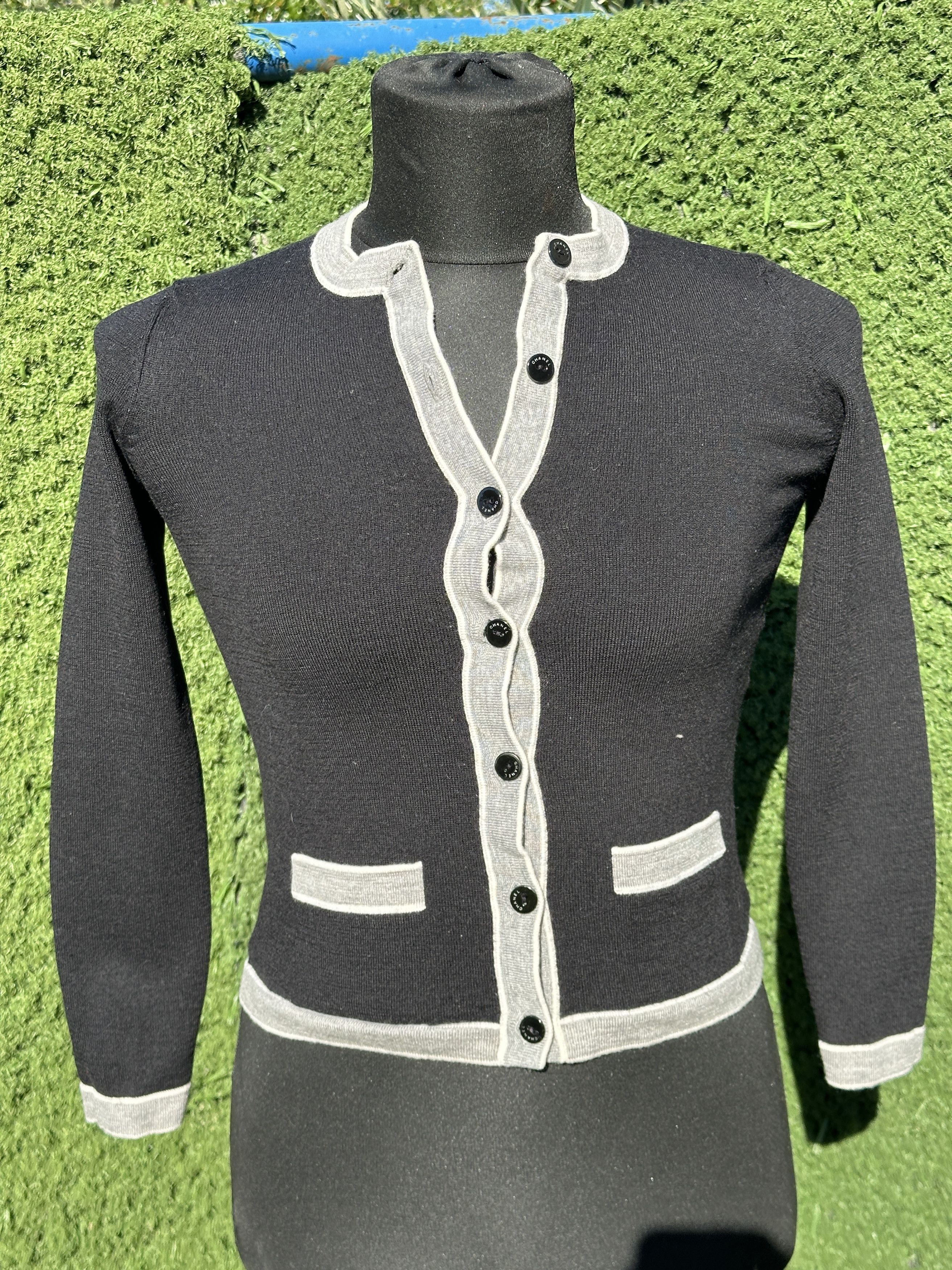 Chanel Black Wool Cardigan Trim & Ruffle , Logo Buttons, XS/S Size XS / US 0-2 / IT 36-38 - 1 Thumbnail