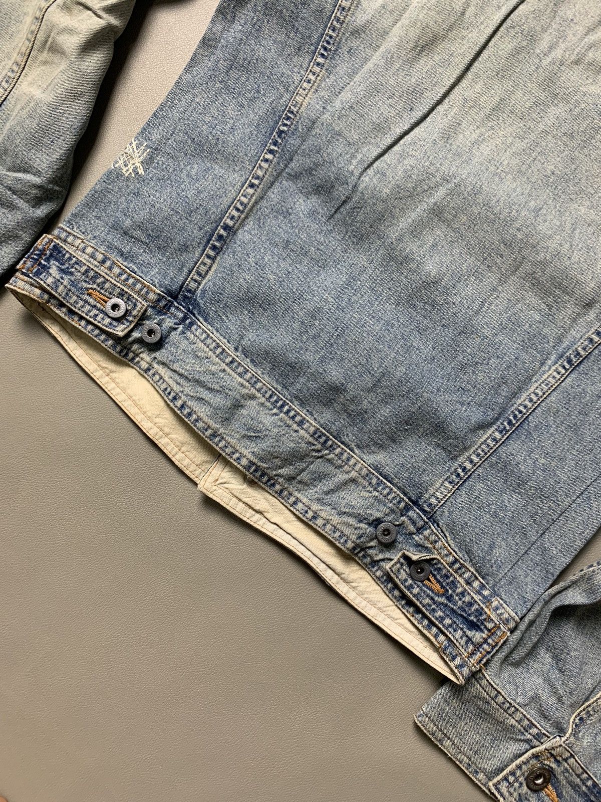 Dolce & Gabbana × Vintage Vintage Dolce & Gabbana Distressed Denim Jacket Size US S / EU 44-46 / 1 - 7 Thumbnail