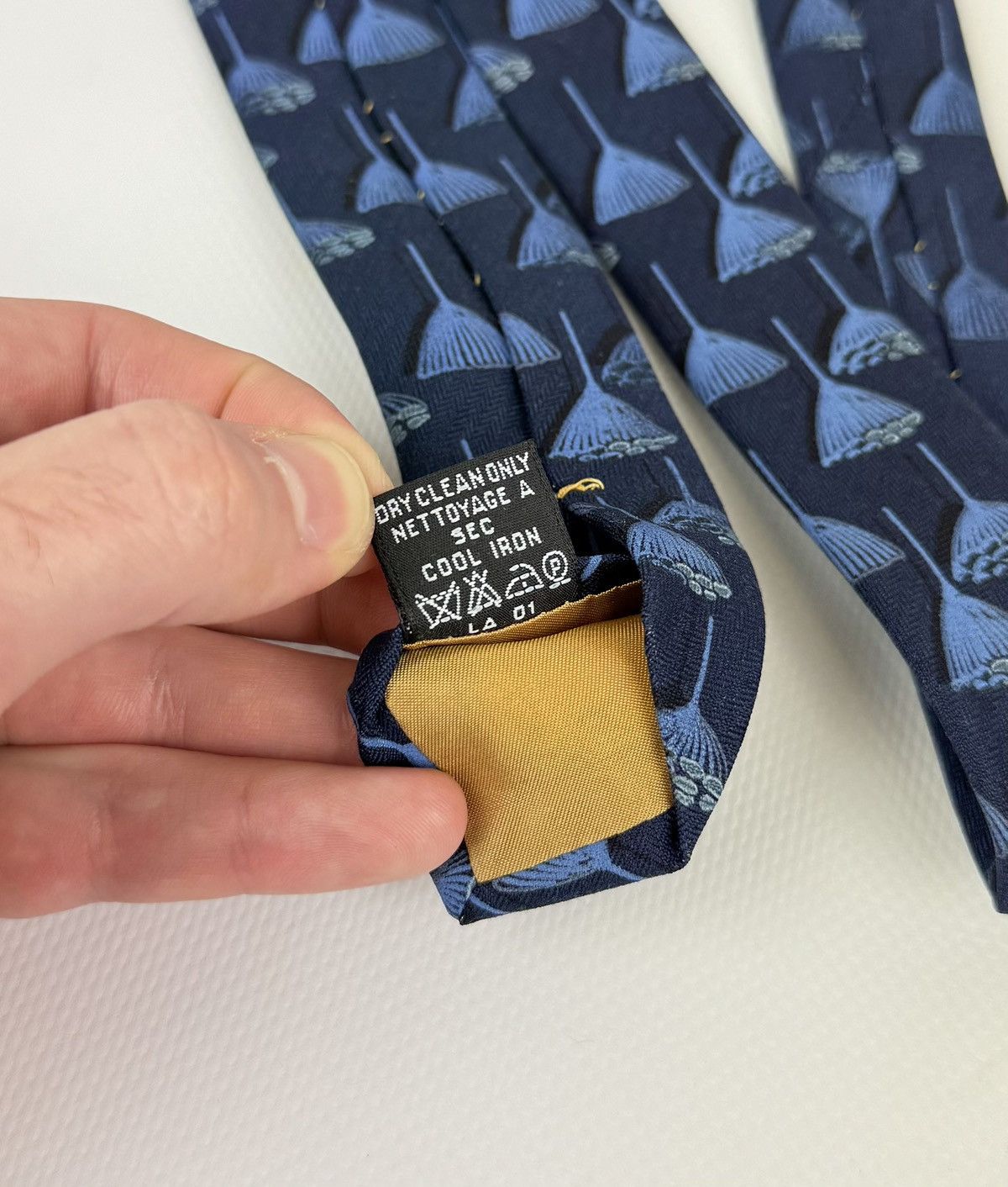Yves Saint Laurent Yves Saint Laurent 100% silk Tie Blue Necktie Men Top YSL Size ONE SIZE - 12 Thumbnail