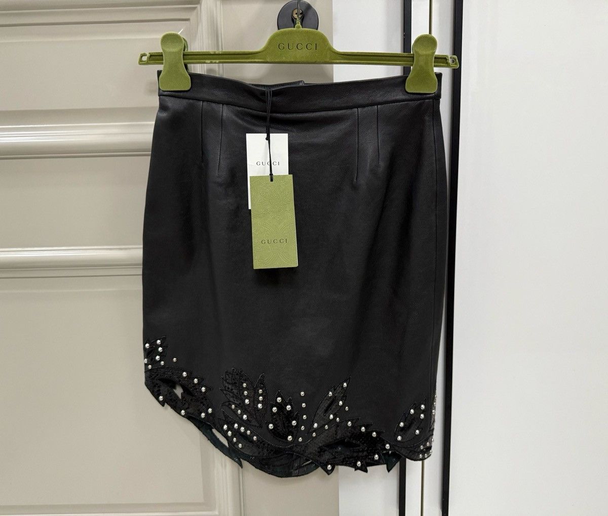 Gucci Gucci Runway Python snake detail leather mini skirt Size 26" / US 2 / IT 38 - 2 Thumbnail