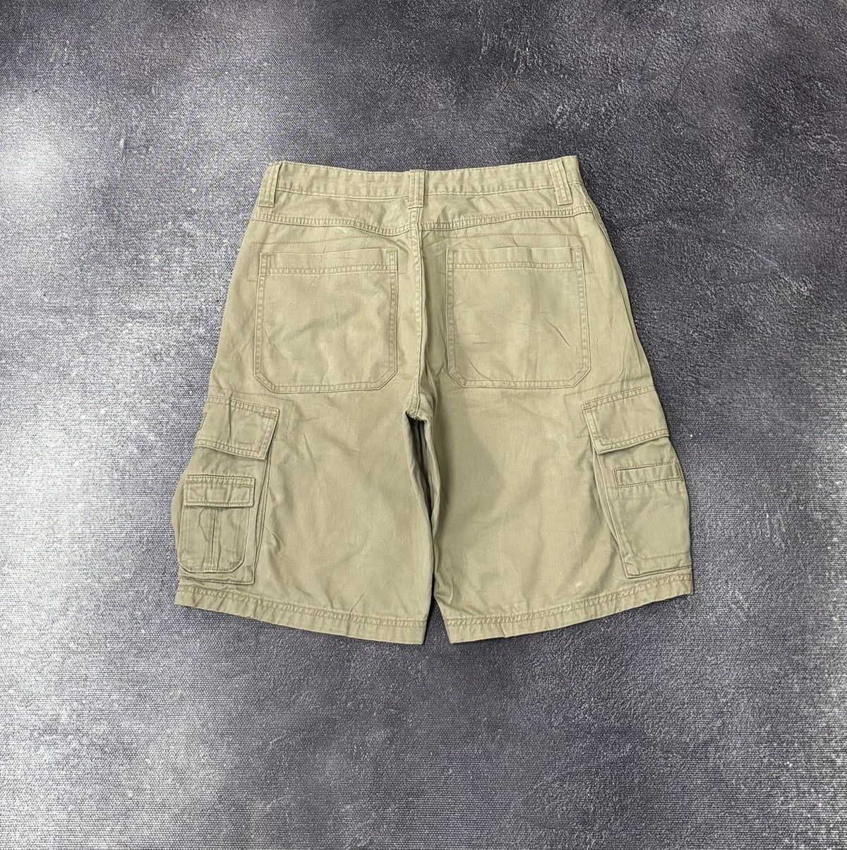 Vintage Vintage Wrangler Y2K Dad Hype Cream Baggy Cargo Shorts Size US 30 / EU 46 - 2 Thumbnail