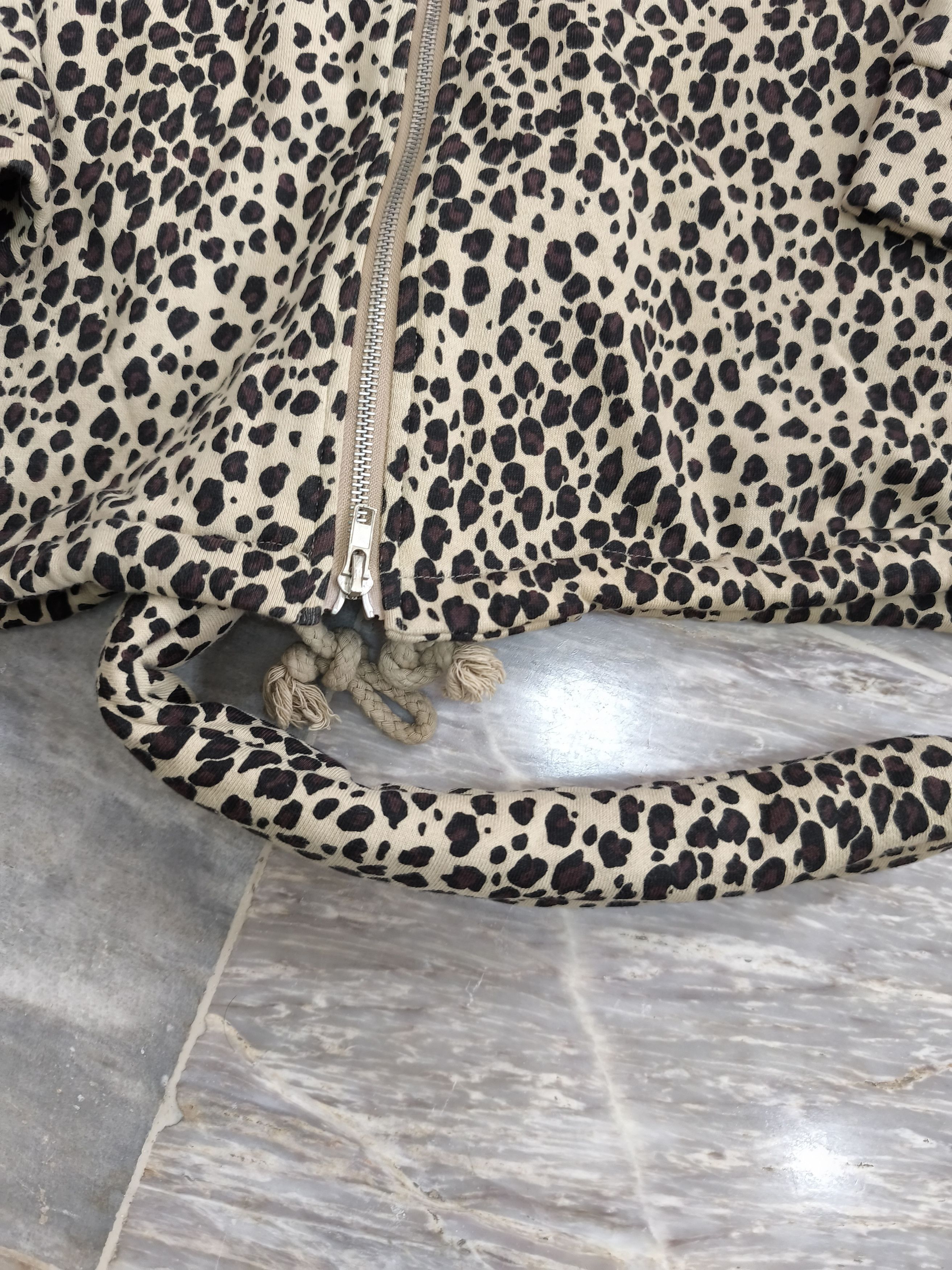 Japanese Brand Y2k Glad News Leopard Studded with Tail Zip Up Hoodie Size L / US 10 / IT 46 - 5 Thumbnail