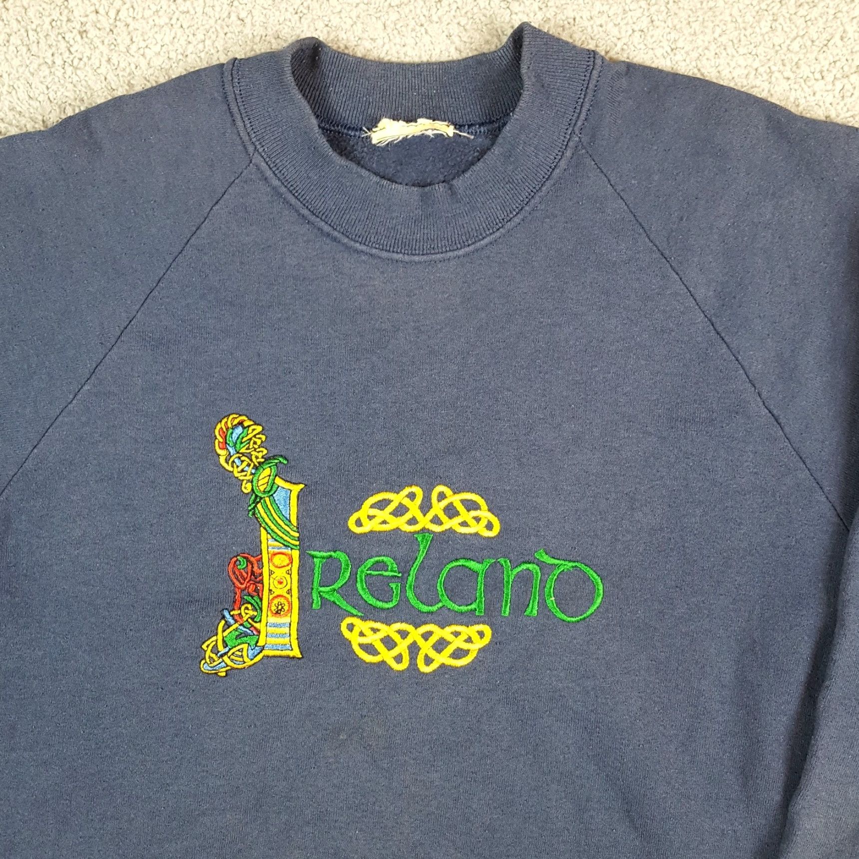 Vintage Vintage Ireland Faded Raglan Sleeve Size XL Pullover Crewneck Sweatshirt 90s Size US XL / EU 56 / 4 - 2 Thumbnail