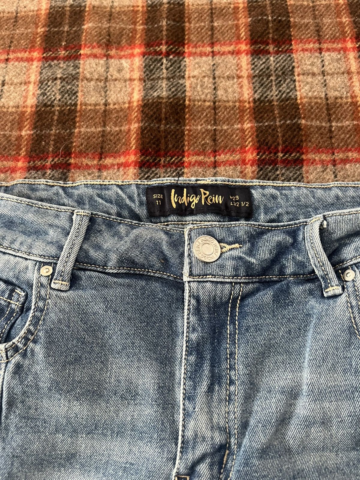 Ed Hardy × Vintage × Von Dutch Vintage Y2K Flare jeans Indigo Rein worked denim pants Size 30" / US 8 / IT 44 - 4 Thumbnail