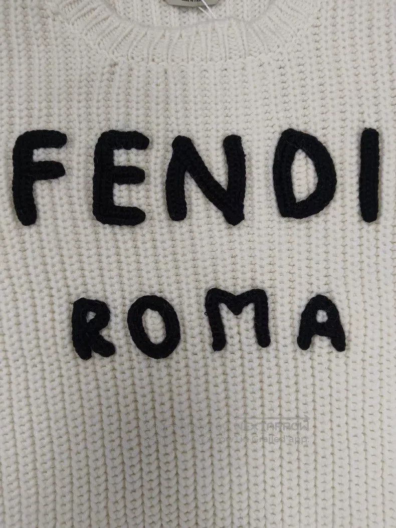 Fendi Fendi Classic Logo Crewneck Knit Sweater - White Size XS / US 0-2 / IT 36-38 - 3 Thumbnail