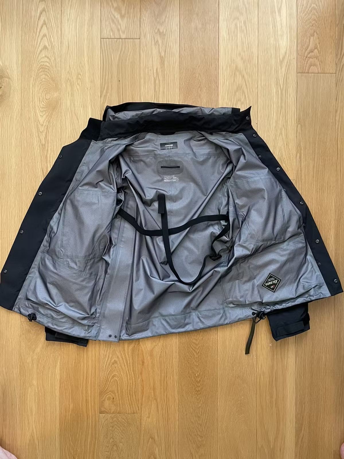 Acronym Acronym J56-GT (Gen 1) Size US S / EU 44-46 / 1 - 6 Thumbnail
