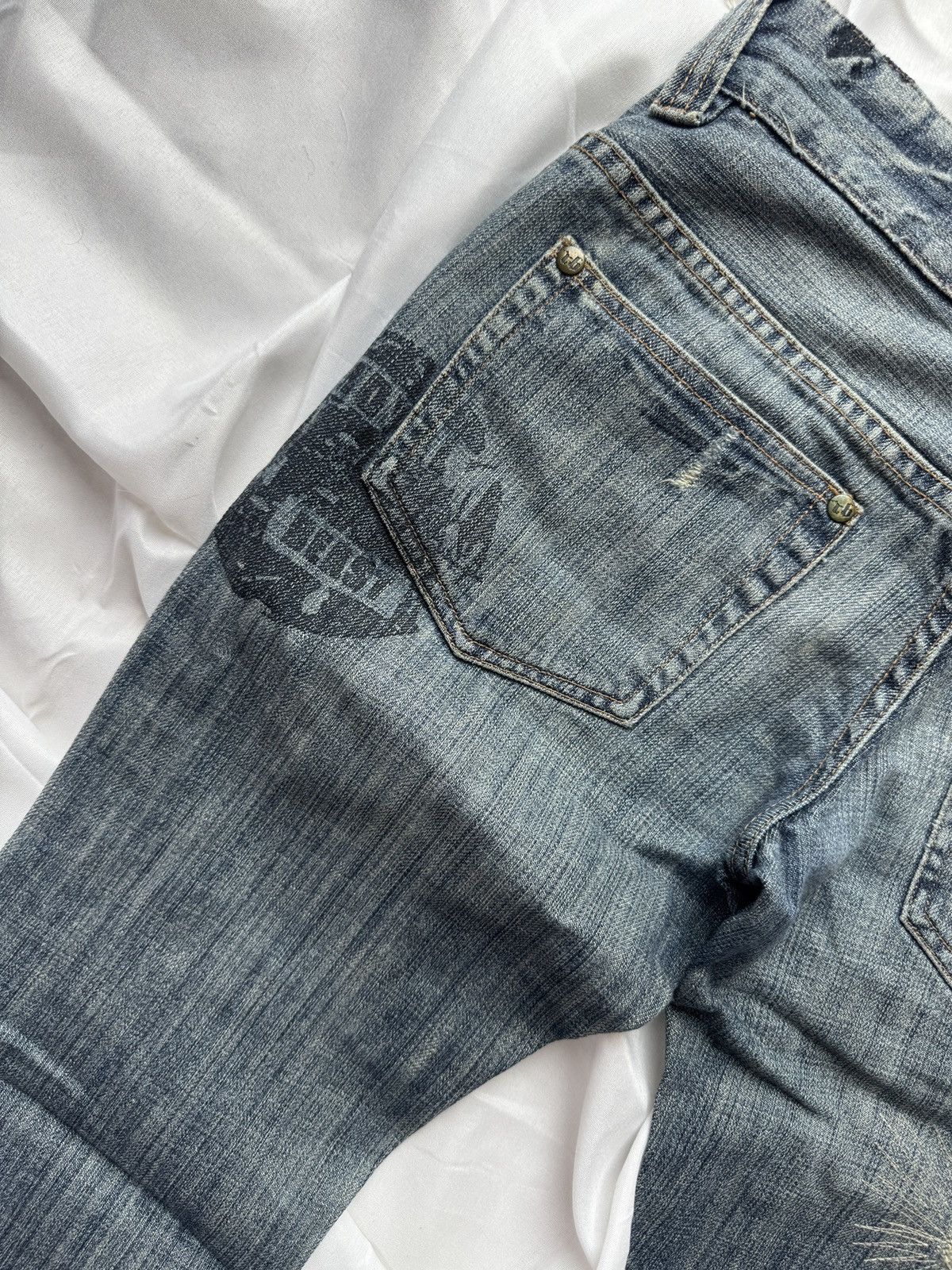 Hysteric Glamour Royal Beast Low Rise Y2K Washed Bootcut Jeans Size 27" / US 4 / IT 40 - 11 Thumbnail