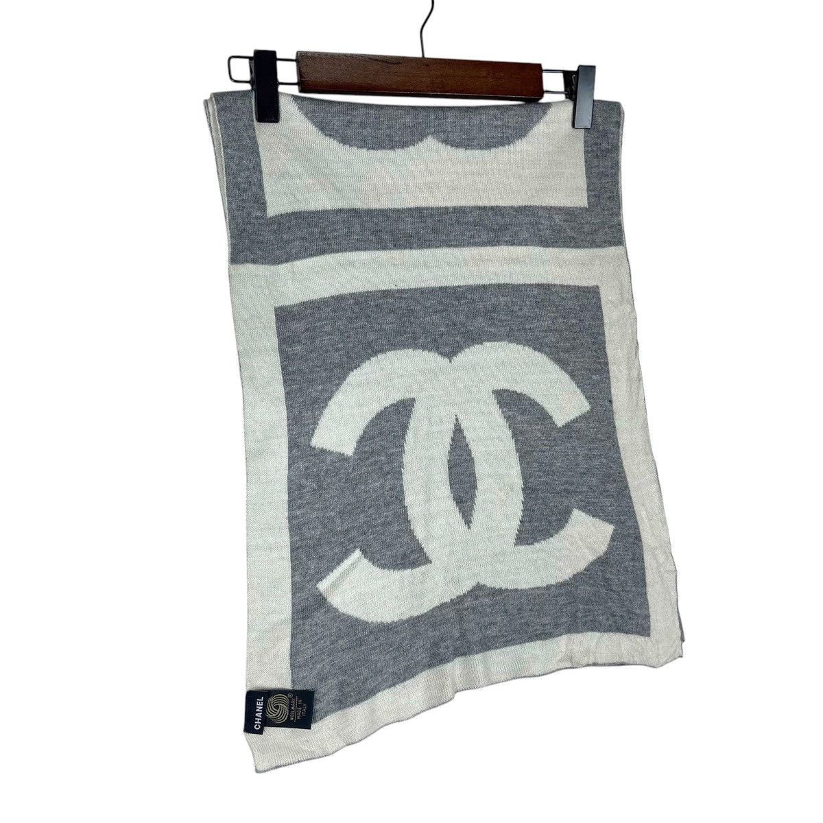 Chanel × Vintage Vintage Chanel CC Logo All Over Print Scarf Muffler Size ONE SIZE - 3 Thumbnail