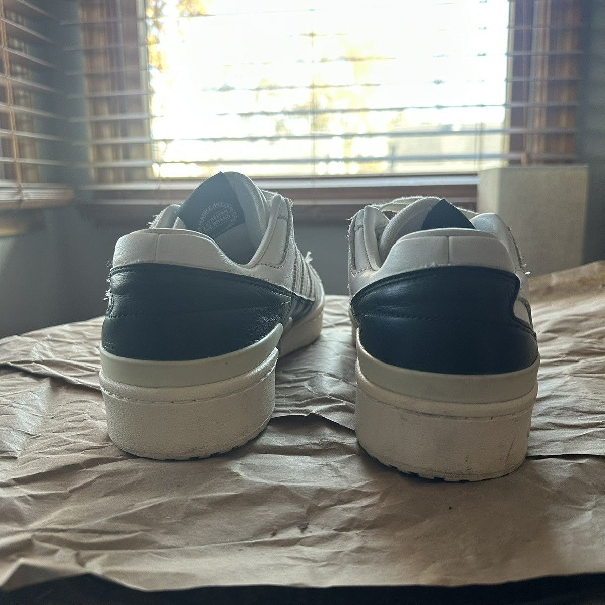 Adidas × Kith Kith x Adidas Forum Low Size US 10.5 / EU 43-44 - 4 Thumbnail