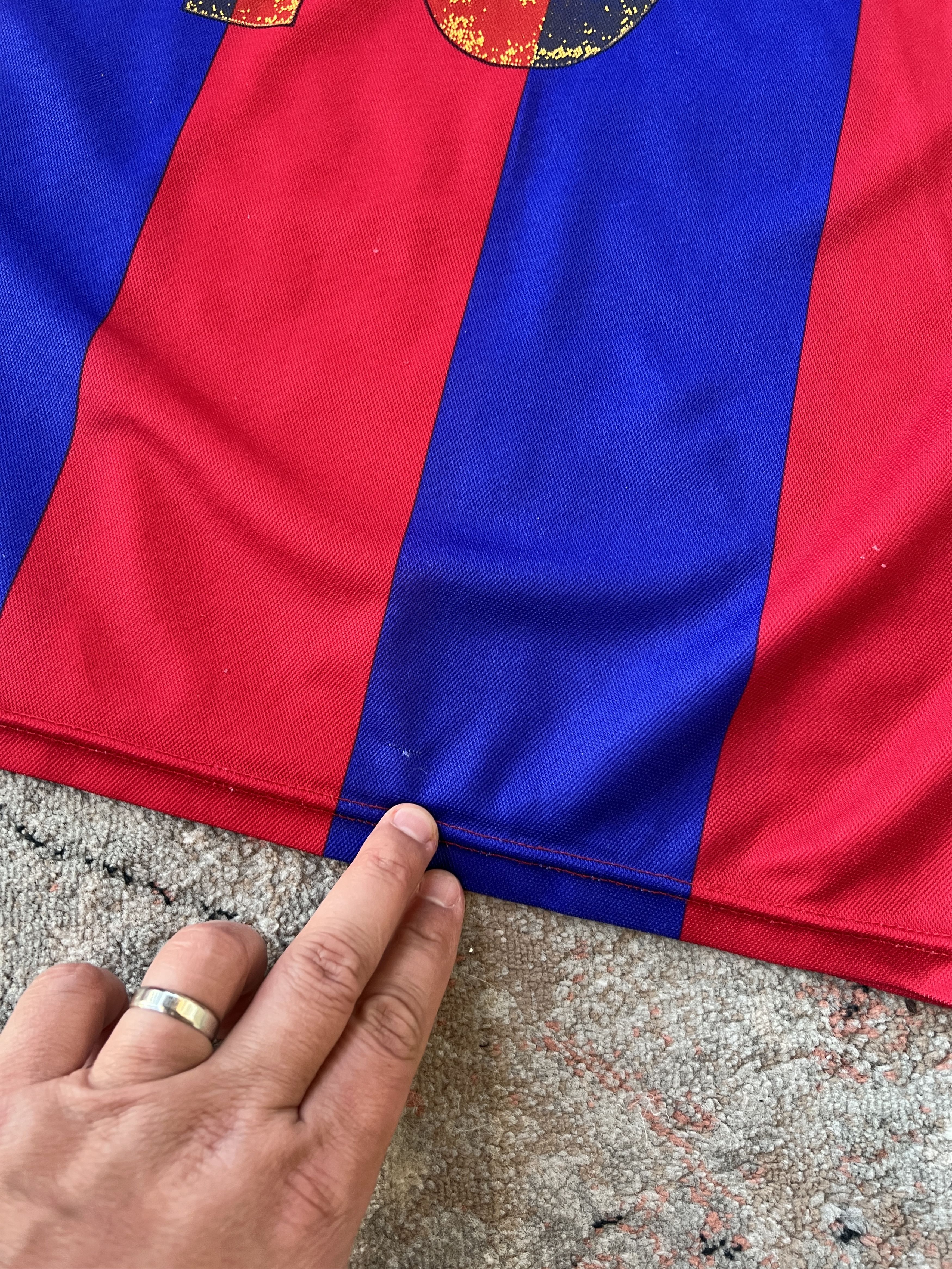 Vintage F.C. Barcelona Vintage Rivaldo 10 Jersey Size US S / EU 44-46 / 1 - 10 Thumbnail