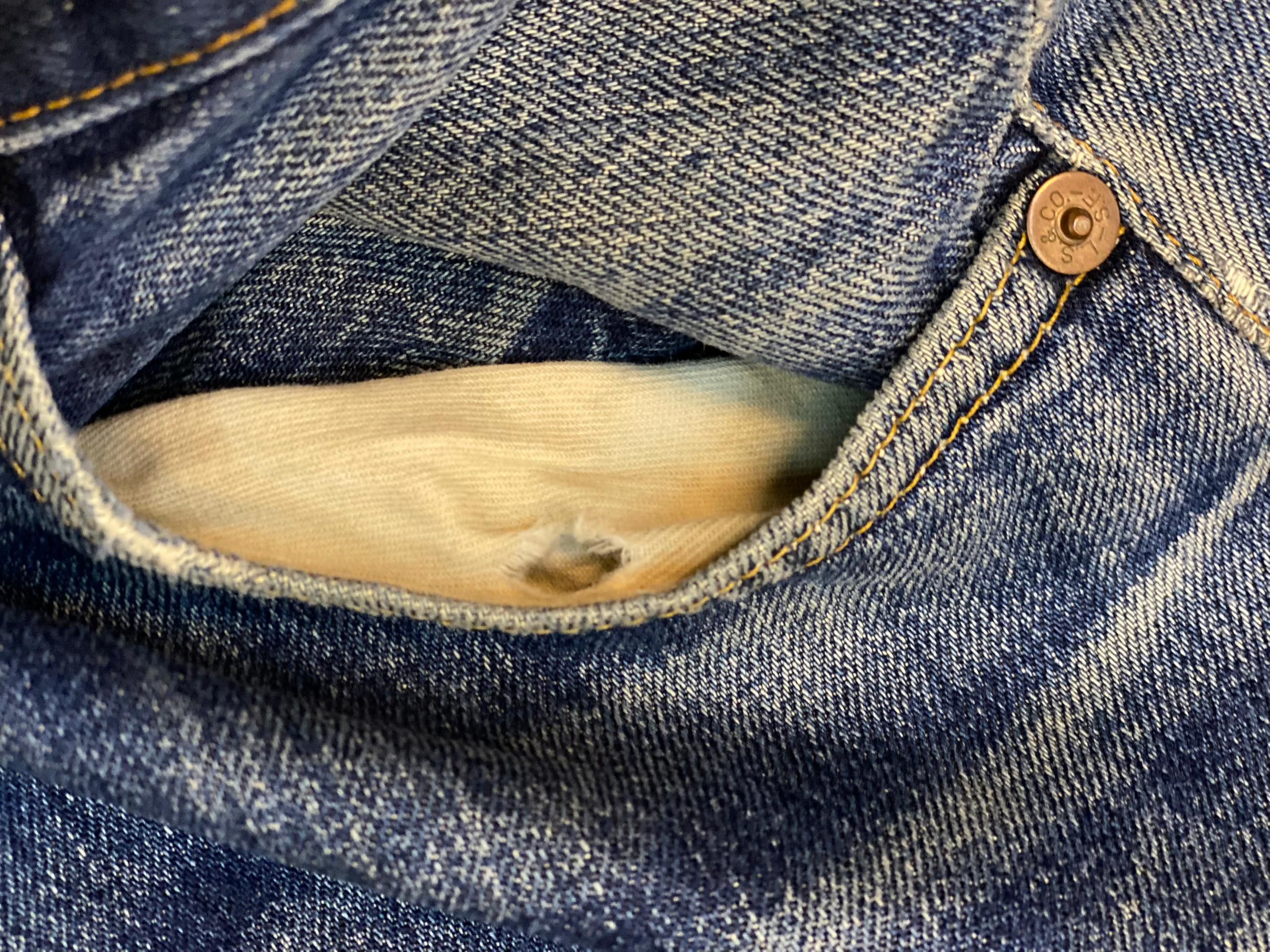 Levi's VINTAGE LEVIS 501XX 90S BUTTON 555 BIG E SELVEDGE Size US 30 / EU 46 - 11 Thumbnail