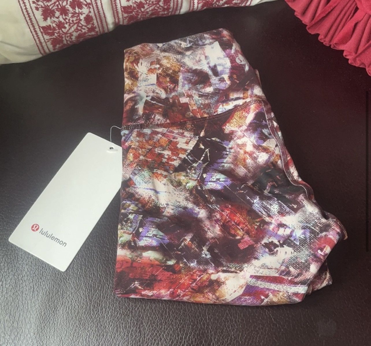 Lululemon NWT lululemon wonder train HR tight 25” size 2 Size 26" / US 2 / IT 38 - 4 Thumbnail