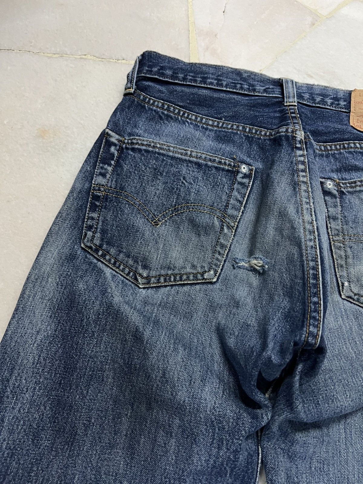 Levi's Vintage 90’s Levis 501 XX Big E Distressed Jeans Size US 29 - 17 Thumbnail