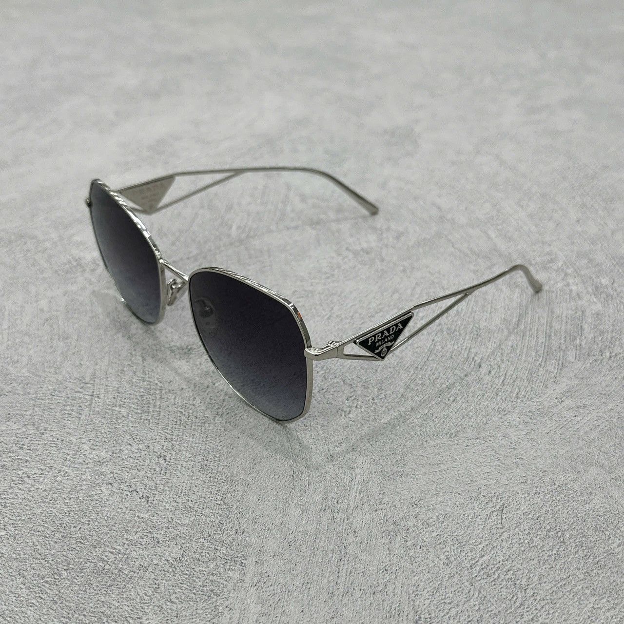 Prada PRADA 0PR 57YS 1BC5D1 SUNGLASSES Size ONE SIZE - 4 Thumbnail