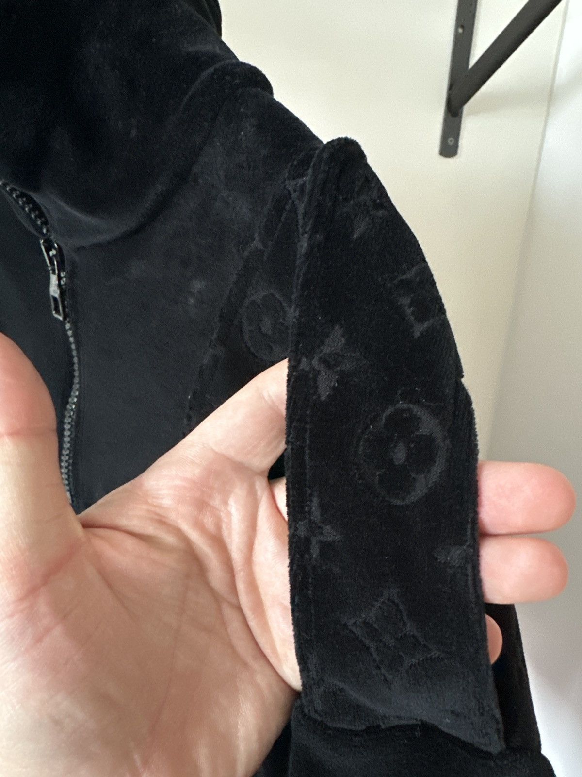 Louis Vuitton Louis Vuitton x Virgil Abloh velour cargo Quarter Zip Size US M / EU 48-50 / 2 - 15 Thumbnail