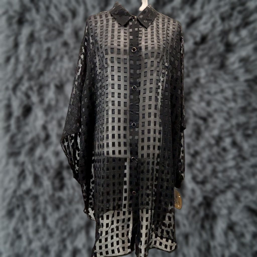 Vintage VINTAGE Sand Dollars By Robby Len COVERUP Tunic Shirt 3X Plus Women’s Black Sheer Casual Travel Geometric Long Sleeve Button Front Swimsuit Coverup Size XXL / US 16-18 / IT 52-54 - 1 Thumbnail