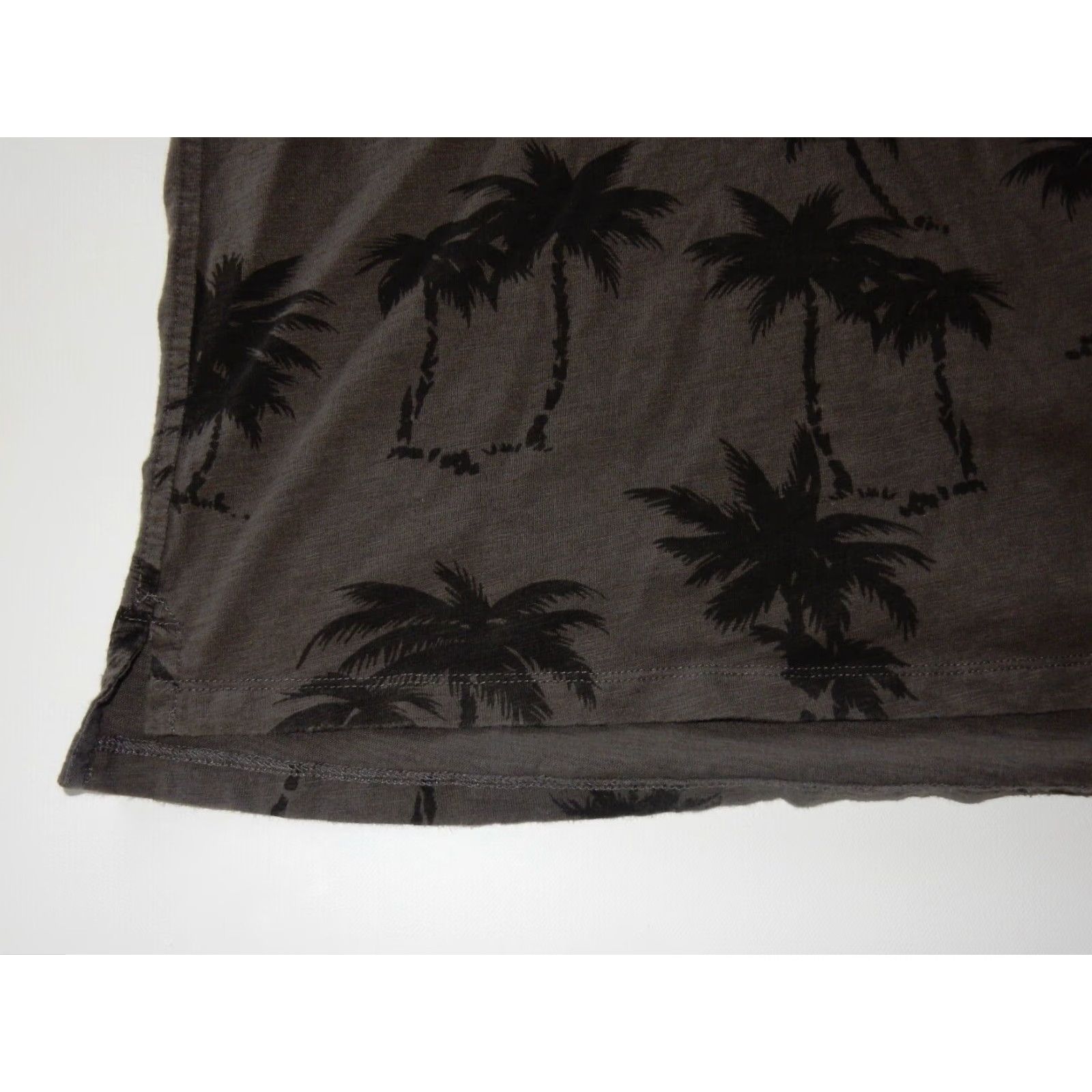J.Crew J.CREW Men's Gray Short Sleeve Polo Shirt Floral Palm Trees M Size US M / EU 48-50 / 2 - 2 Thumbnail