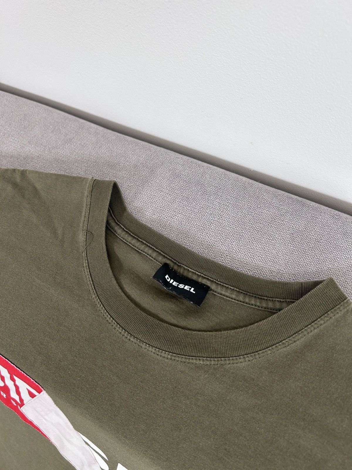 Diesel Vintage Diesel khaki T-Shirt Big Logo Y2K Ultra Rare Item Size US L / EU 52-54 / 3 - 3 Thumbnail