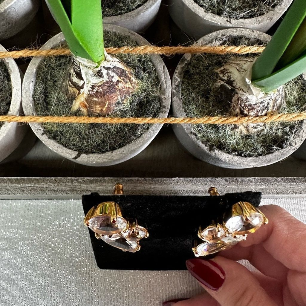 Other BCBG gold plated with gorgeous crystal Earrings Size ONE SIZE - 4 Thumbnail