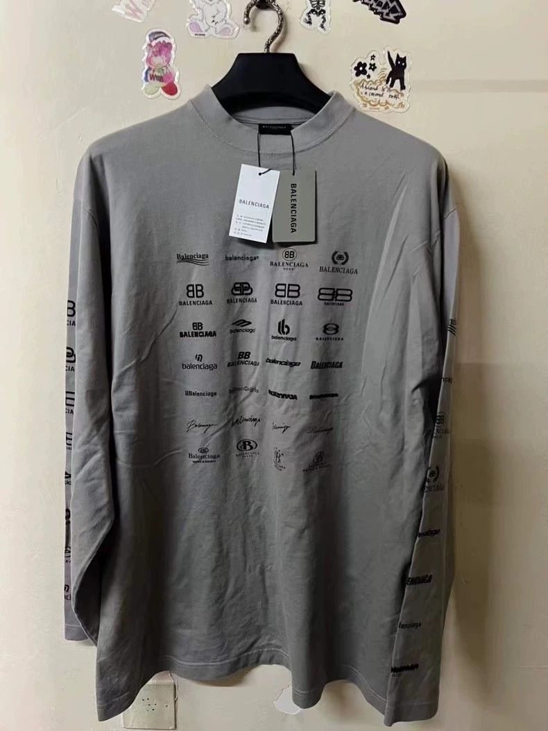 Balenciaga Balenciaga Full logo long sleeve Size US S / EU 44-46 / 1 - 1 Thumbnail