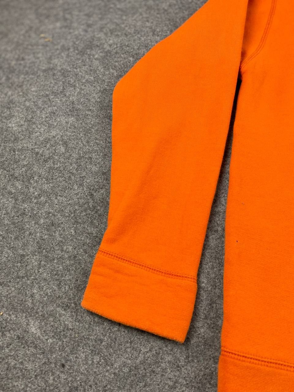 Uniqlo vintage uniqlo japanese brands sweatshirt nice design Size US S / EU 44-46 / 1 - 5 Thumbnail