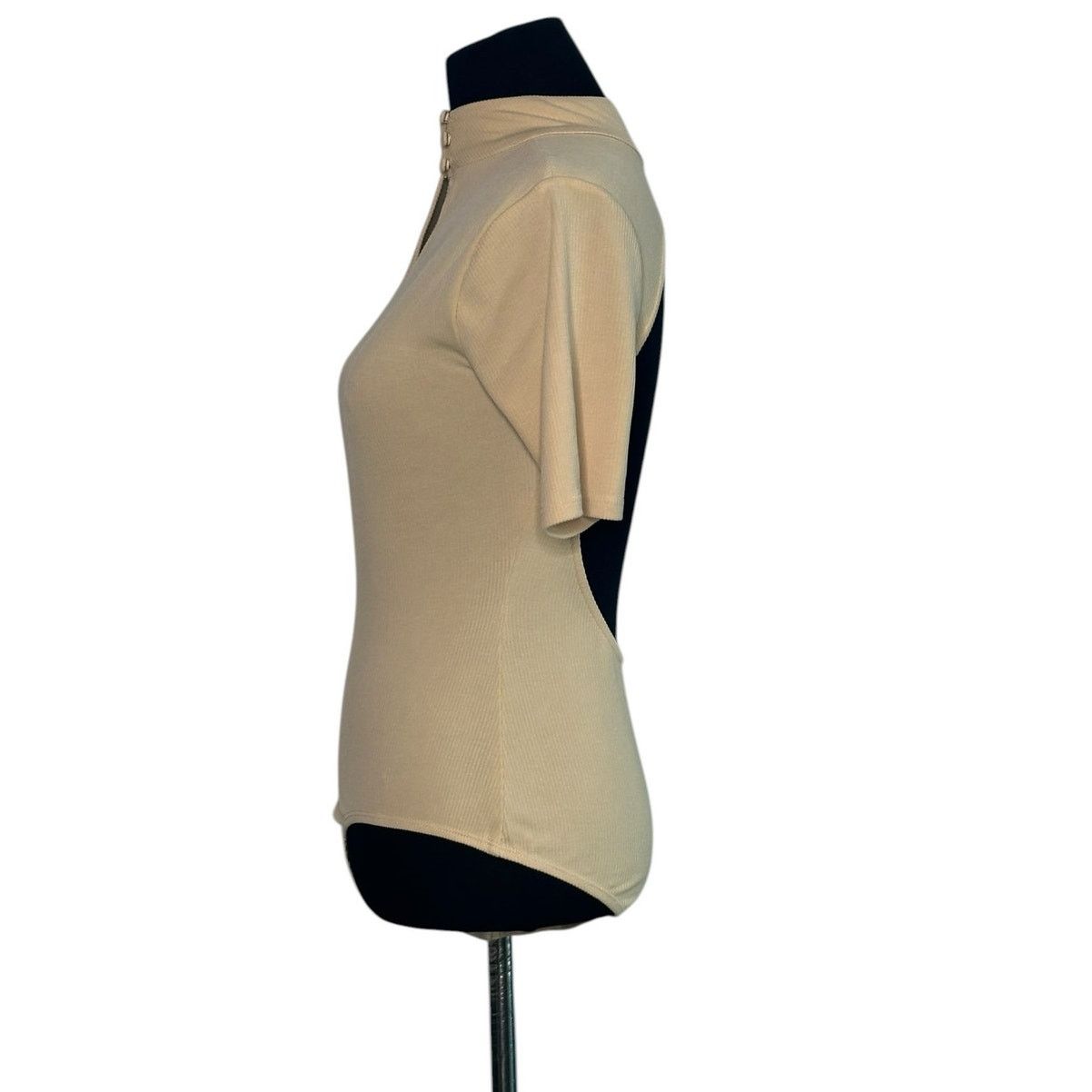 REVOLVE H:ours beige short sleeves open back bodysuit size small Size S / US 4 / IT 40 - 9 Thumbnail