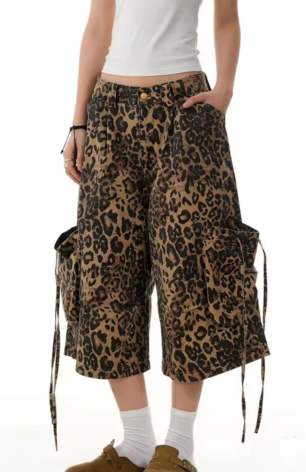 Japanese Brand New Leopard Print Cargo Shorts - Streetwear Vibes Size US 27 - 3 Thumbnail
